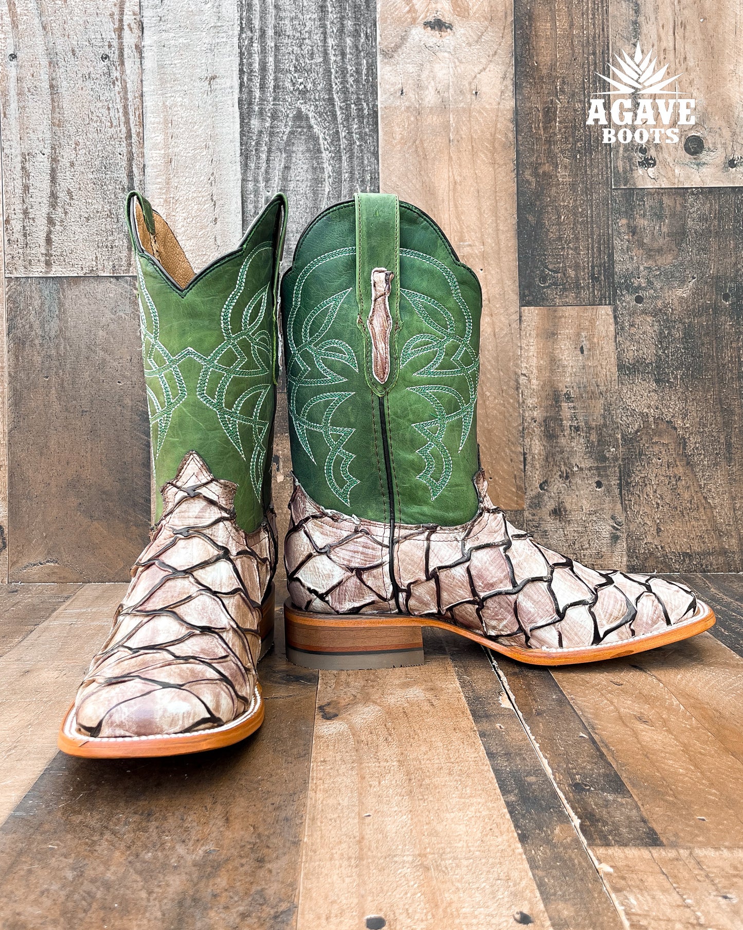 Cowboy Boot Natural Bass