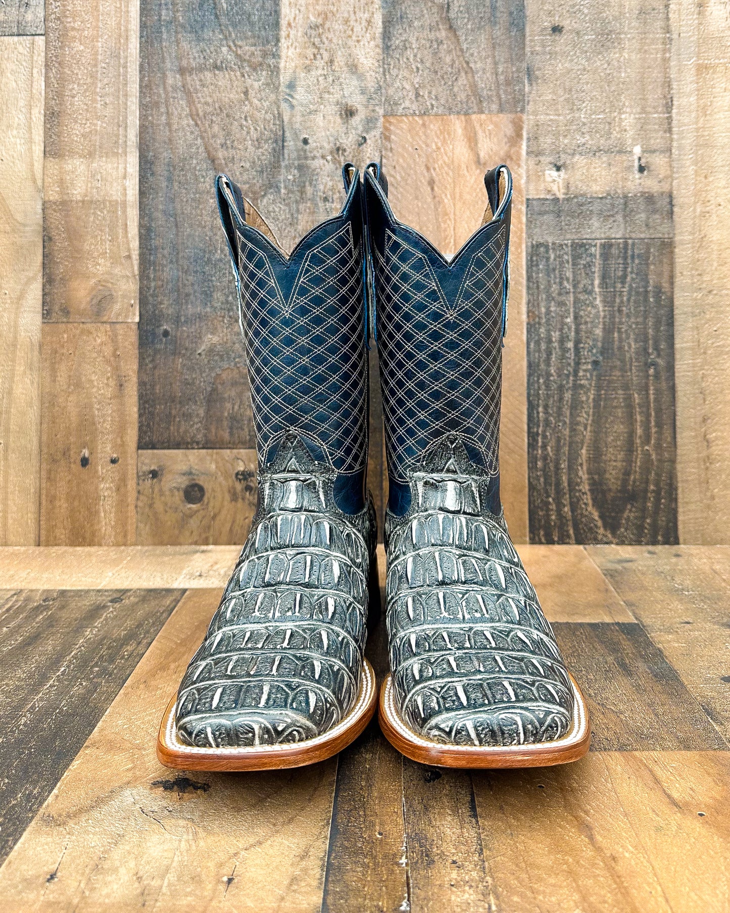 Cowboy Boot Gray Caiman Tail
