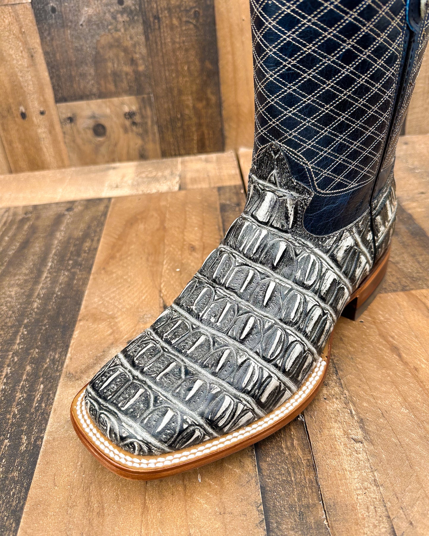 Cowboy Boot Gray Caiman Tail