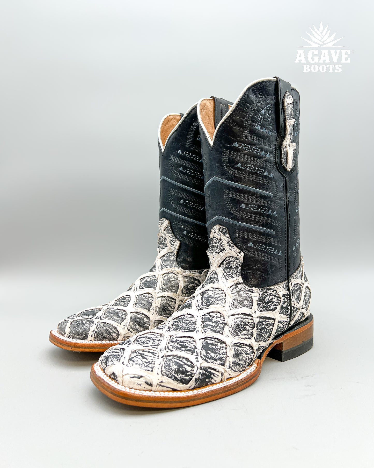 RUSTIC WHITE BASS | MEN’S COWBOY BOOTS