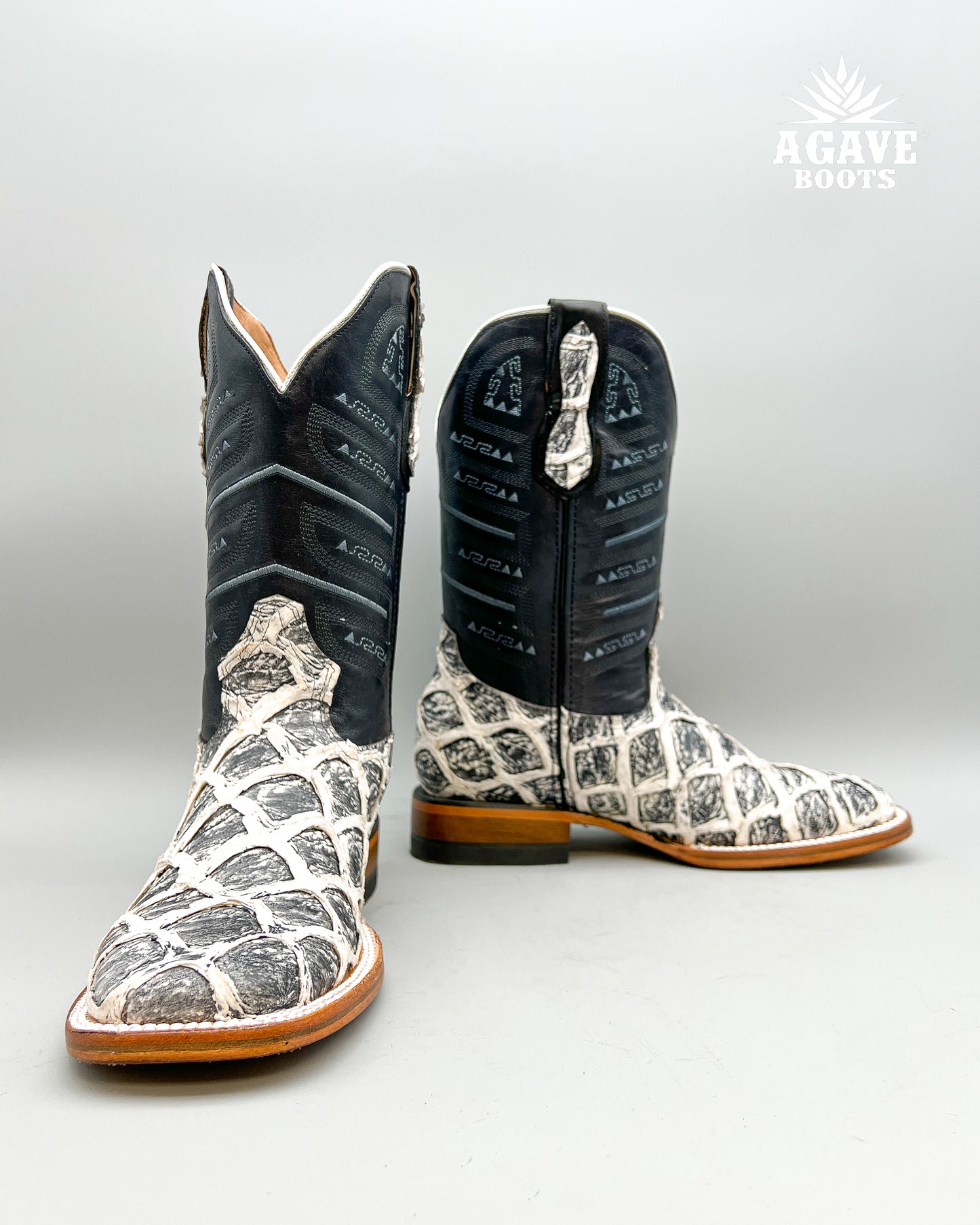 RUSTIC WHITE BASS | MEN’S COWBOY BOOTS