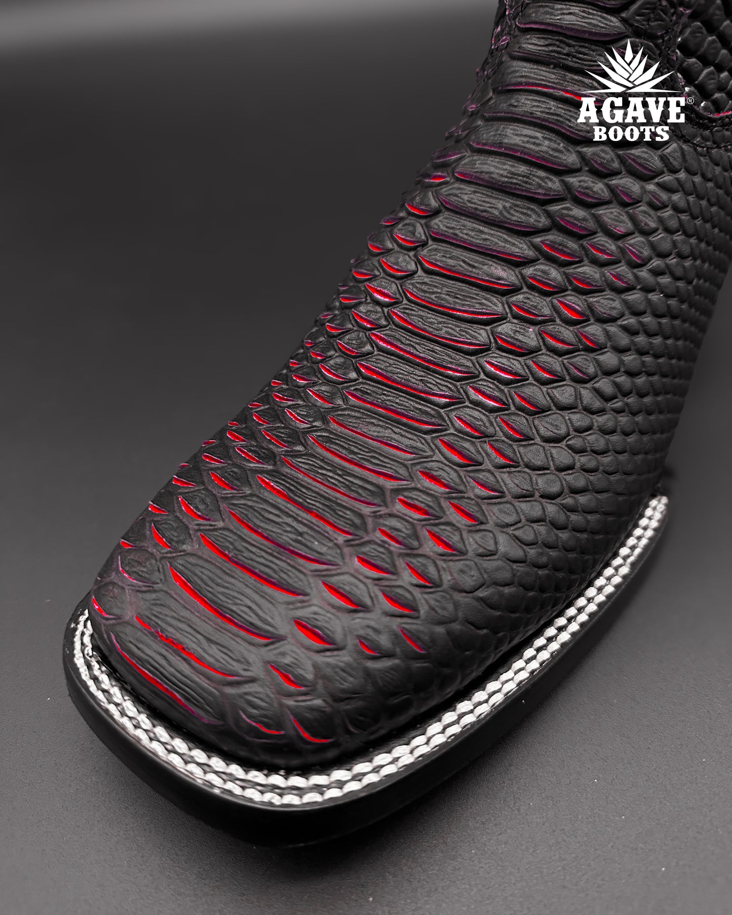 “BLACK RED PYTHON” | MEN’S COWBOY BOOTS