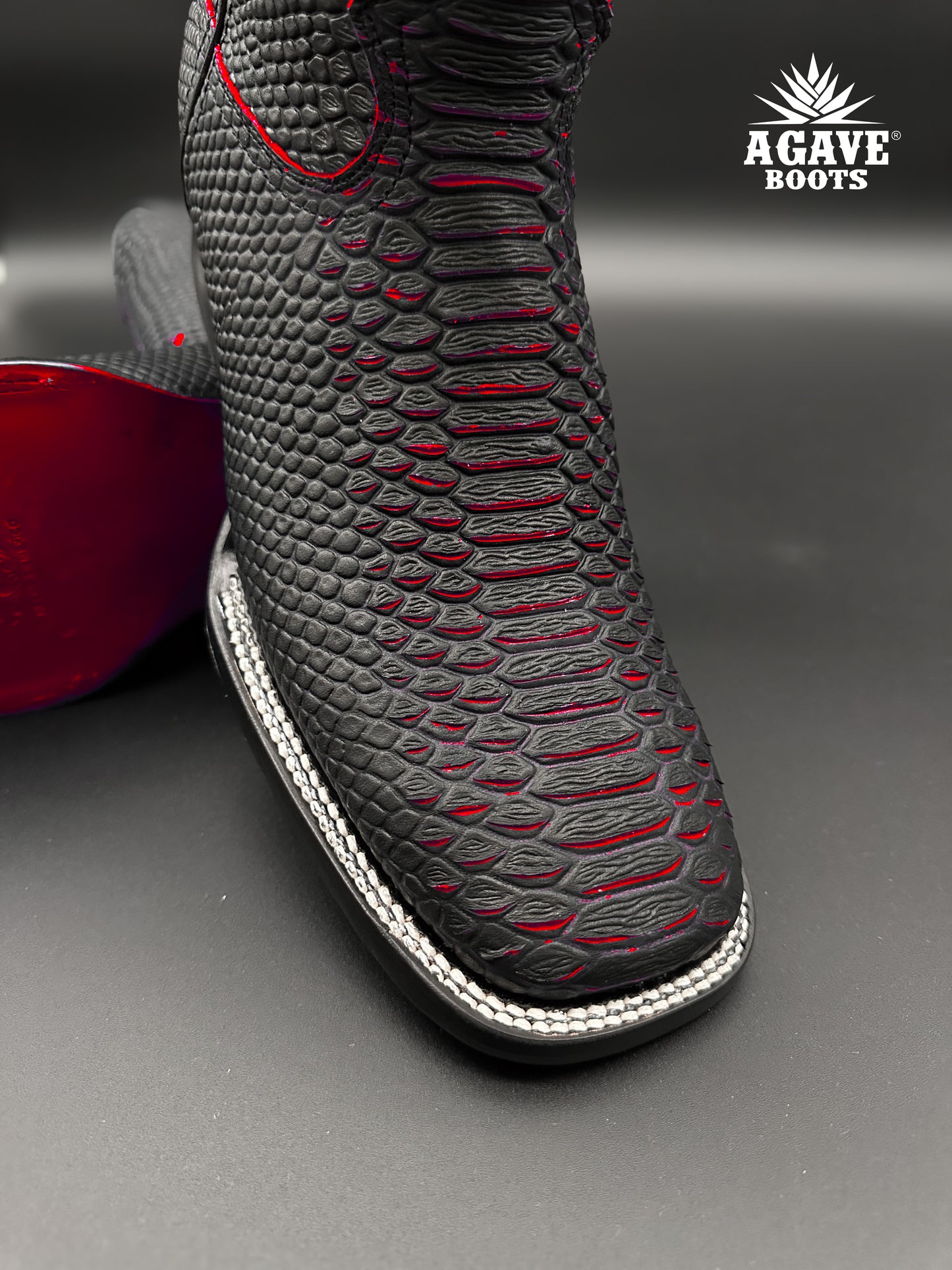 “BLACK RED PYTHON” | MEN’S COWBOY BOOTS