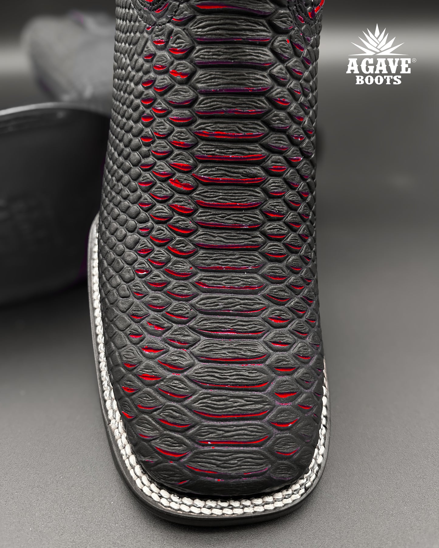 “BLACK RED PYTHON” | MEN’S COWBOY BOOTS