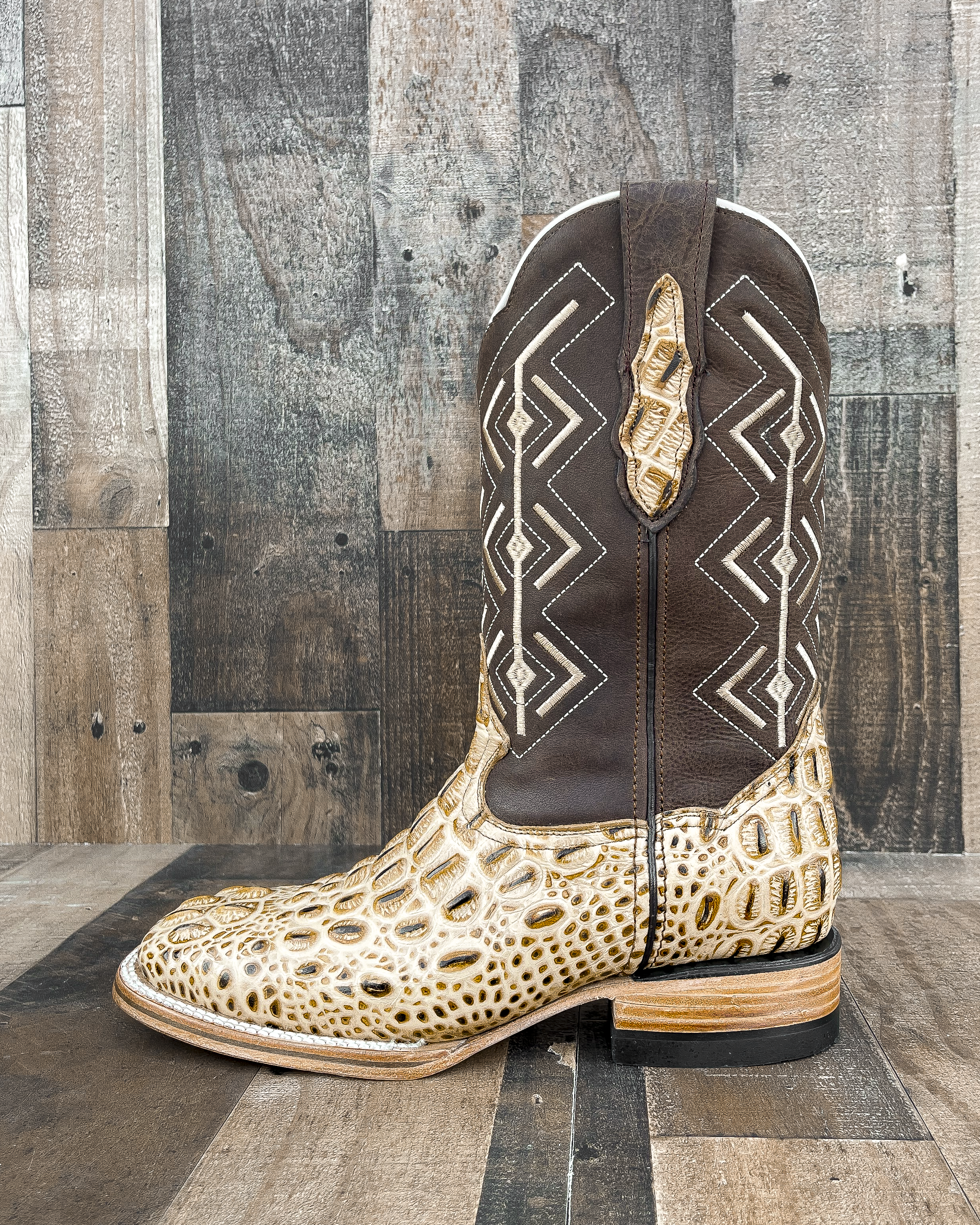 Cowboy Boot Caiman Horn Back Orix Brown – Agave Boots