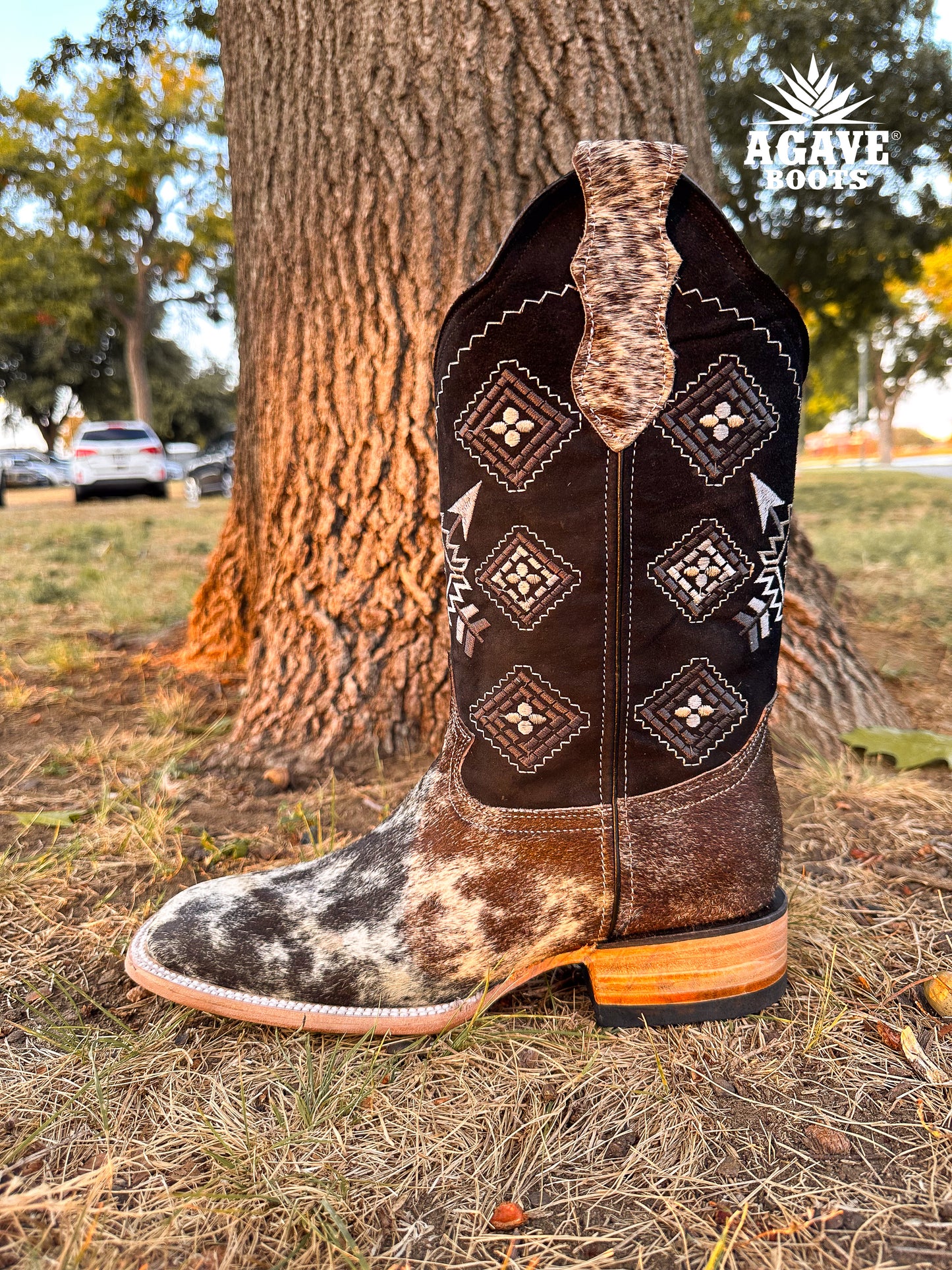 WOMEN COWHIDE BLACK AZTEC  | WOMEN COWBOY BOOTS