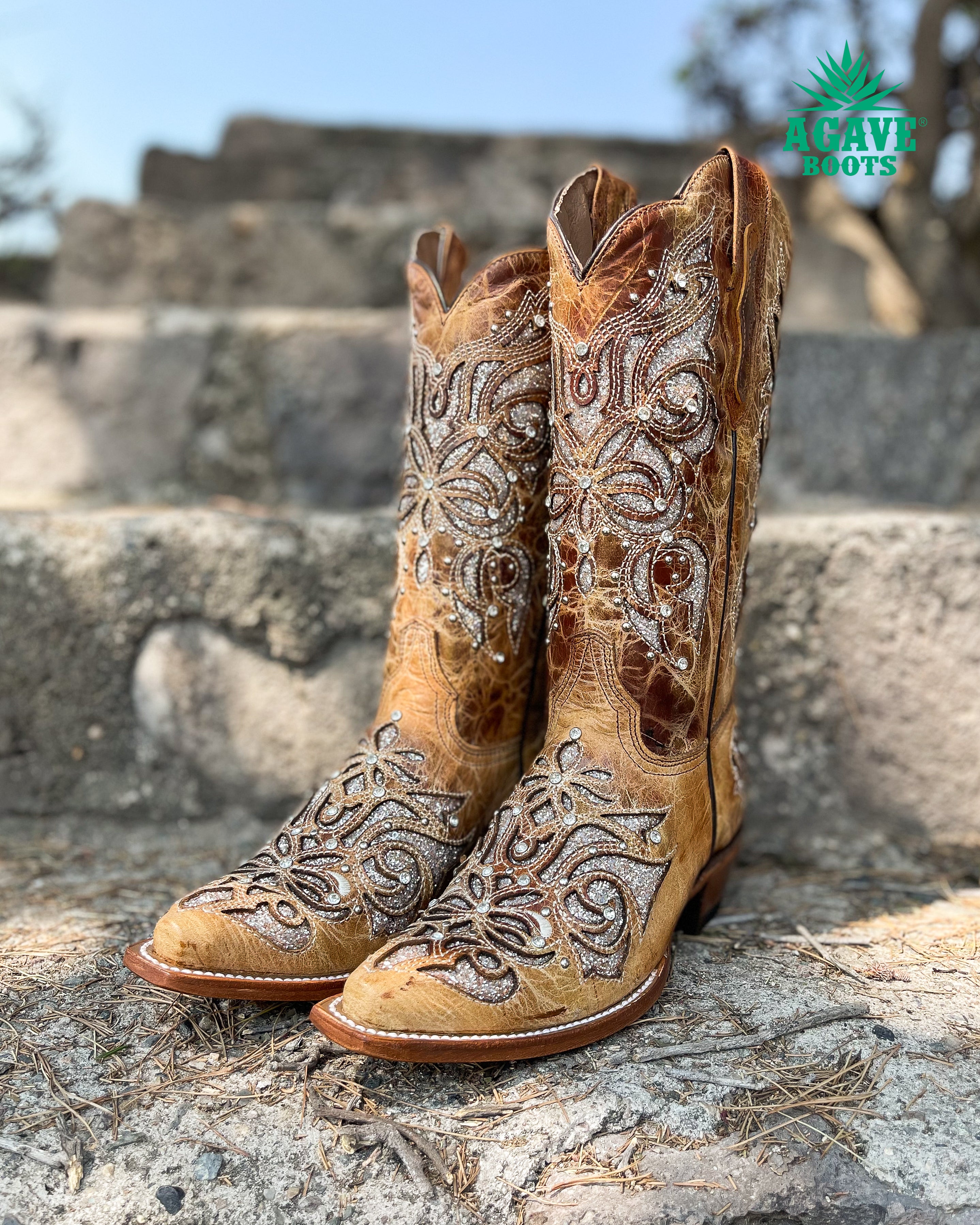 Women's snip toe hot sale cowboy boots